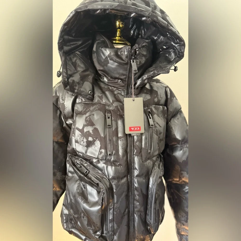 Tumi Utility Expedition Black Camo Down Puffer Woman Size L